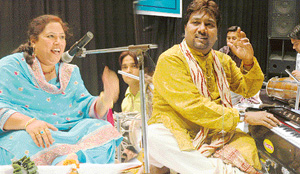 Manpreet Aakhtar and Sardool Sikandar perform during a nite organised by Mehak Culture Forum at Central State Library in Patiala on Sunday.