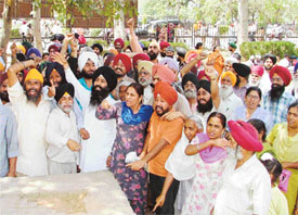 Victims of the 1984 riots stage a protest in Ludhiana on Monday