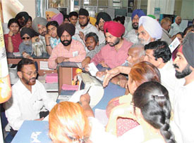 A huge rush of customers could be seen at an SBI branch in Ludhiana as the strike by bank employees ended in the city on Monday
