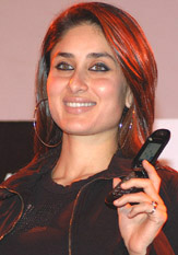 Bollywood actress Kareena Kapoor poses at the launch of a Motorola mobile phone in New Delhi on Tuesday night.