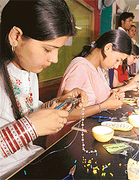 NIF students fashioning jewellery