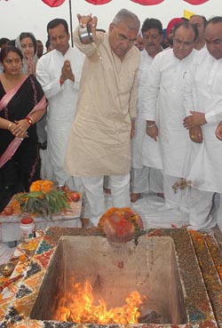 Haryana Chief Minister Bhupinder Singh Hooda performs bhumi pujan of 