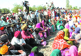RCF employees hold a dharna 