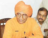Arya Samaj leader Swami Agnivesh at a press conference in Ludhiana on Sunday.