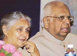 Lok Sabha Speaker Somnath Chatterjee with Delhi Chief Minister Sheila Dikshit