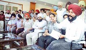 Furniture manufacturers and traders protest against the high rate of VAT in Ludhiana
