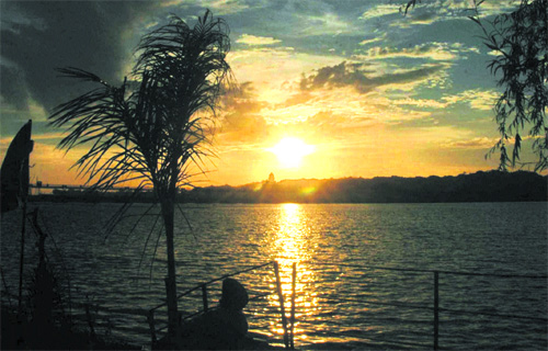 When the sun goes down, its time to dream of the new morn