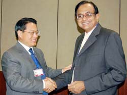 Finance Minister P. Chidambaram welcomes Vice-Minister of Finance and ADB Alternate Governor for the Peoples Republic of China Li Yong in Hyderaba