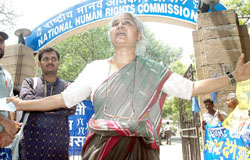 Armadas Bachao Andolan leader Medha Patkar protests in front of the office of the National Human Rights Commission