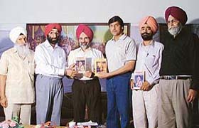 Mr Kirpal Singh Aulakh, PAU Vice-Chancellor, releases books by Mr Avtar Singh Gill at Sarabha Nagar