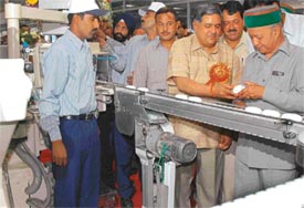 Himachal CM innaugrating the Hindustan Levers plant at Baddi