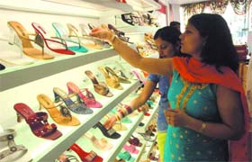Metro Shoes, a fashion footwear retail chain, opened its exclusive store in Jalandhar