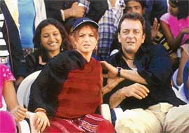 Sanjay Dutt and Ameesha Patel in Tathastu