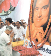 Delhi Chief Minister Sheila Dikshit paying tributes to former Prime Minister Rajiv Gandhi on his 15th death anniversary at a function organised by the Congress Sewa Dal in the Capital on Sunday.