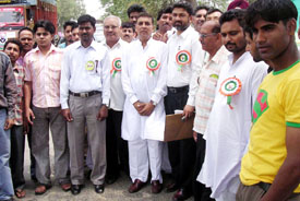 Leaders of various organisations march to Malerkotla to participate in a Congress rally