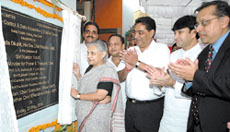 Chief Minister Sheila Dikshit, MLA Subhash Chopra, Power Minister Haroon Yusuf and BRPL CEO Lalit Jalan at the inauguration