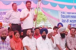 National President of the Bahujan Samaj Morcha and a former MP, Satnam Singh Kainth, addresses a party rally in favour of the Centres proposal to introduce quotas for OBC