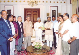 President Abdul Kalam releasing a book, The Living Dialogue - Socrates to Ikeda by Dr N Radhakrishnan, during a function at the Rashtrapati Bhavan