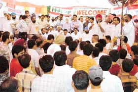 The PCC President, Mr Shamsher Singh Dullo addresses a meeting of party workers in the Ludhiana rural assembly segment