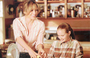 Jennifer Lopez and Becca Gardner in An Unfinished Life