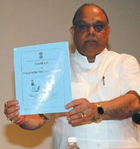 Delhi Minister of Employment and Labour, Mangat Ram Singhal, inaugurating the campaign at Delhi Secretariat on Monday.