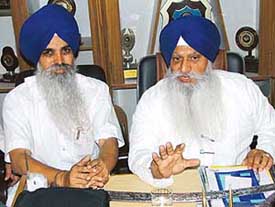 Former Akal Takht Jathedar Prof Darshan Singh addresses a press conference in 