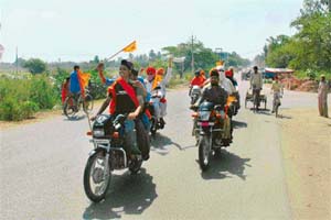 Youths heading for Tarn Taran Sahib