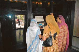 Facility for touch-screen presentation at Khadur Sahib