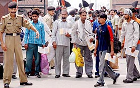 The Indian prisoners released by the Pakistan authorities cross the Wagah border on Friday.