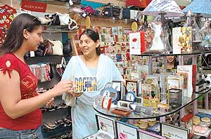 Dosage for your doctor:Delightful gifts are already lined up on the aisles of city gift shops to pamper your docs. 
