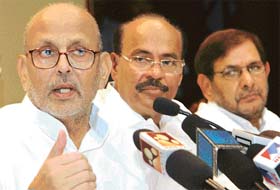 Former Prime Minister V.P. Singh with Janata Dal (U) President Sharad Yadav during a national seminar on Social justice to OBCs in New Delhi