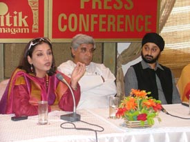 Shabana Azmi, Javed Akhtar and Jaswinder Singh during a press conference
