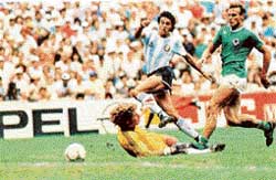 Argentinas Jorge Burruchaga (blue) scored the match-winner against Germany in the 1986 World Cup final. This has easily been the most exciting summit clash in the past two decades.