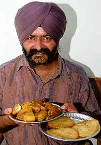 Tejwinder Singh shows off his sizzling pleasures
