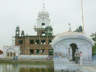 A view of the old and the newly-built structures of Jhulna Mahal Gurdwara in Amritsar