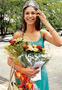 Reigning Miss India (Earth) Amruta Patki arrives in Chandigarh for the NIFD convocation