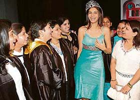 Femina Miss India, 2006, Amruta Patki, interacts with students of NIFD at their convocation in Chandigarh