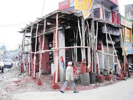 The shop which has come up right on the road in Pathankot.
