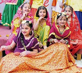 Tiny-tots of the Love Dale Club celebrate Teej in Ludhiana
