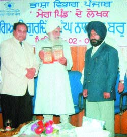 Giani Gurditt Singh releases a book by Dr Inderjit Singh at a function in Amritsar