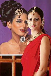 A local model adorns jewellery at SIAs exhibition Gehna