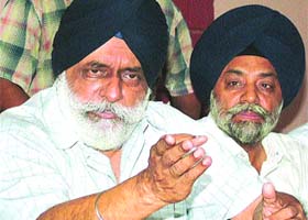 The Akali Dal-1920 President Ravi Inder Singh addressing a press conference in Jalandhar