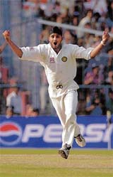 Will Harbhajan manage to spin the way to victory?