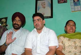 The poets younger son Satkartar Singh Noorpuri, grandson Inderjit Noorpuri and elder daughter-in-law. 