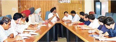 The Director Research PAU, Dr B.S. Dhillon, and other scientists of the university interact with the Chinese delegation