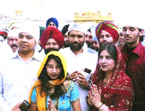 Union Minister Ram Vilas Paswan along with his family members at the Golden Temple in Amritsar. He has married into a Sikh family. 