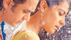 Aamir with Kajol in Fanaa