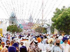 Devotees at Takht Sri Damdama Sahib during the Sampooranta Divas celebrations at Talwandi Sabo on Tuesday.