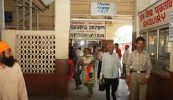 The entry and exit points at Phagwara railway station without security staff 