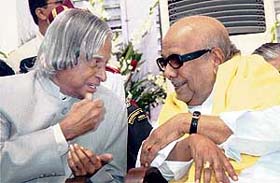 President APJ Abdul Kalam and Tamil Nadu Chief Minister M. Karunanidhi during the 150th foundation day celebration of Madras University in Chennai